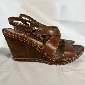 Sofft wedge heel sandal in size 9